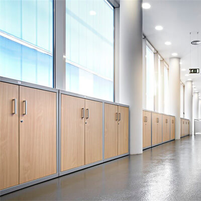 Armario alto metálico aluminio/roble 60x45